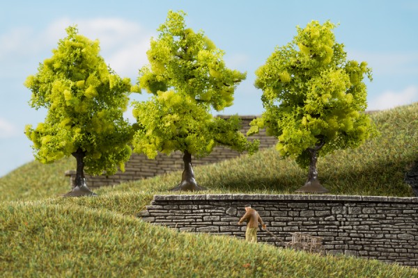 Auhagen 70935 - 3x Laubbäume hellgrün 7 cm