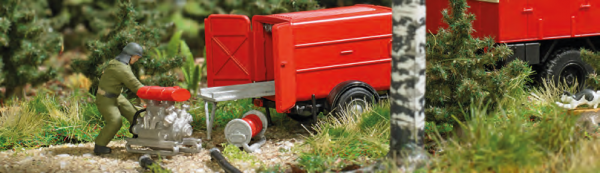 Busch 7962 - H0 - Action-Set: Schlauchanhänger mit Tragkraftspritze TSA