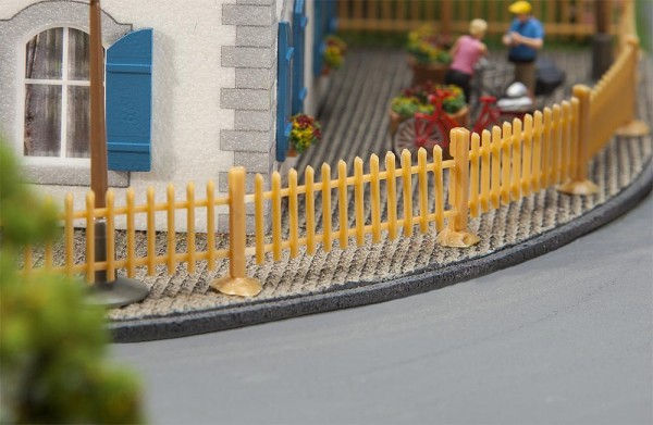 Faller 180415 - H0 - Lattenzaun, 1060 mm, Ep. I