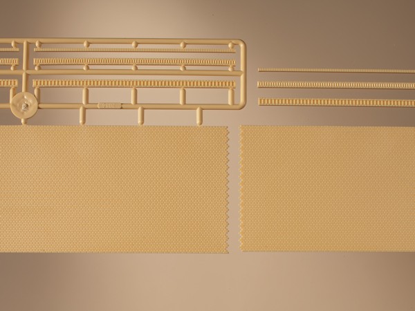 Auhagen 41207 - H0 - 2x Ziegelmauern mit Zahnfriesvarianten gelb