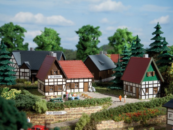 Auhagen 14457 - N - Gasthaus zur Schmiede mit Nebengebäude