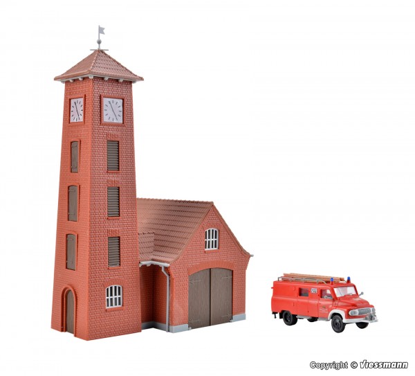 Kibri 39210 - H0 - Feuerwehrhaus Bahlburg-Lüneburg mit Fahrzeug FK 2500