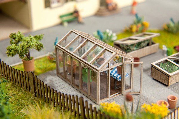 Noch 14357 - H0 - Gewächshaus, 4,2 x 4,2 x 2,6 cm