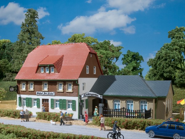 Auhagen 12239 - H0/TT - Dorfgasthaus, 205 x 103 x 103 mm