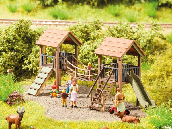 Noch 14367 - H0 - Abenteuer-Spielplatz, 11,0 x 3,7 x 4,5 cm