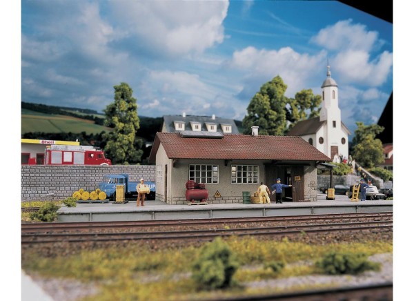 Piko 61824 - H0 - Güterschuppen "Burgstein", 300 x 130 x 77 mm