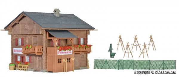 Kibri 38019 - H0 - Haus Gletscherblick in Hinterbichl, L 12,0 x B 11,0 x H 9,5 cm