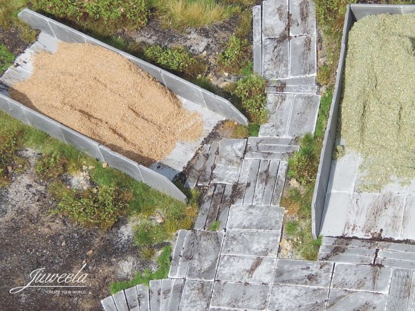 Juweela 28381 - H0 - 2x Fahrsilo mit Silage braun + grün