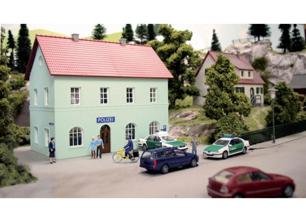 Piko 61836 - H0 - Polizeistation, 194 x 160 x 120 mm
