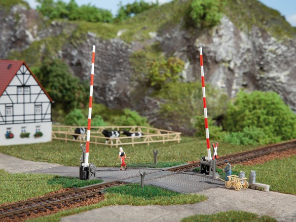 Auhagen 41604 - H0 - Beschrankter Bahnübergang, 150 x 130 mm