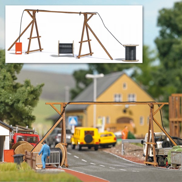 Busch 1375 - H0 - Kabelbrücke mit Baustromverteiler