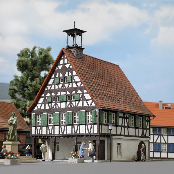 Busch 1598 - H0 - Rathaus, 128 x 111 x 170 mm