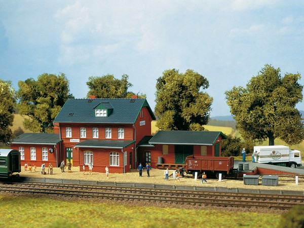 Auhagen 13299 - TT - Bahnhof Klasdorf, 376 x 105 x 88 mm