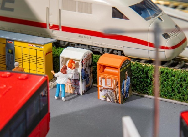 Faller 180341 - H0 - 4 Altkleidercontainer, Ep. V