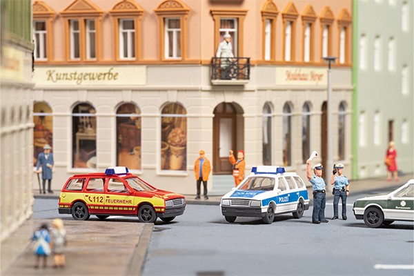 Auhagen 43691 - TT - PKW Kombi Einsatzfahrzeuge